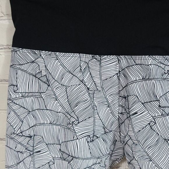 Lorna Jane Black Island Active Core Capri Legging 7/8 tight XS (4) - Picture 6 of 9